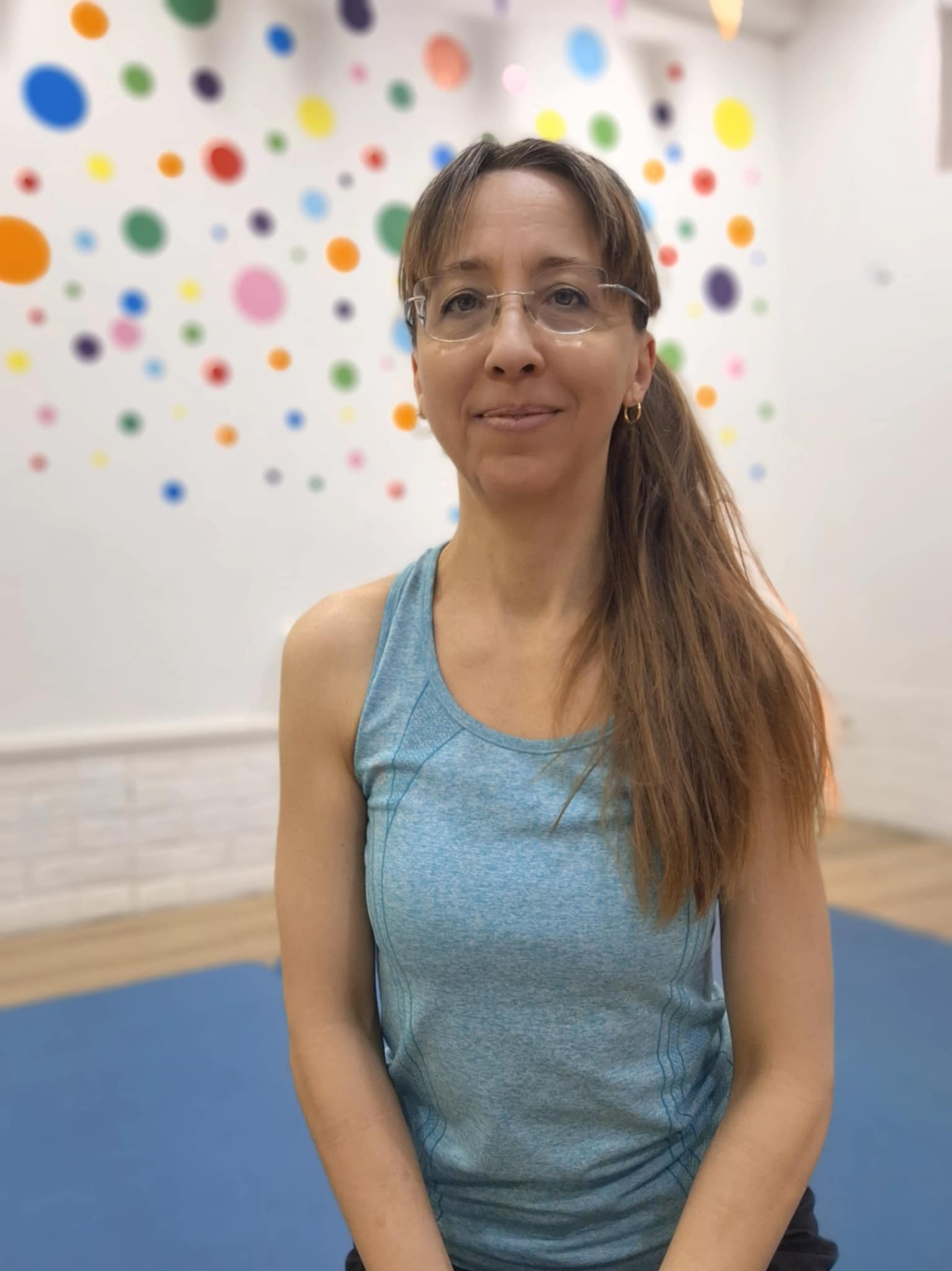 Read more about the article Mozgás, feltöltődés, relaxálás– jóga minden korosztálynak a Varázsbarlangban